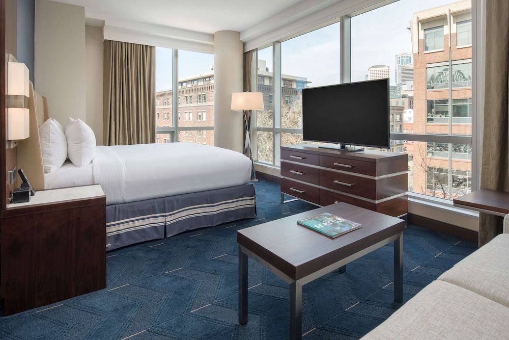 Embassy Suites by Hilton Seattle Downtown Pioneer Square Studio, 1 King Bed with Sofa bed