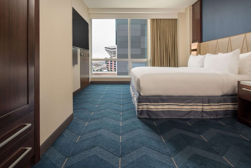 undefined Embassy Suites by Hilton Seattle Downtown Pioneer Square 2