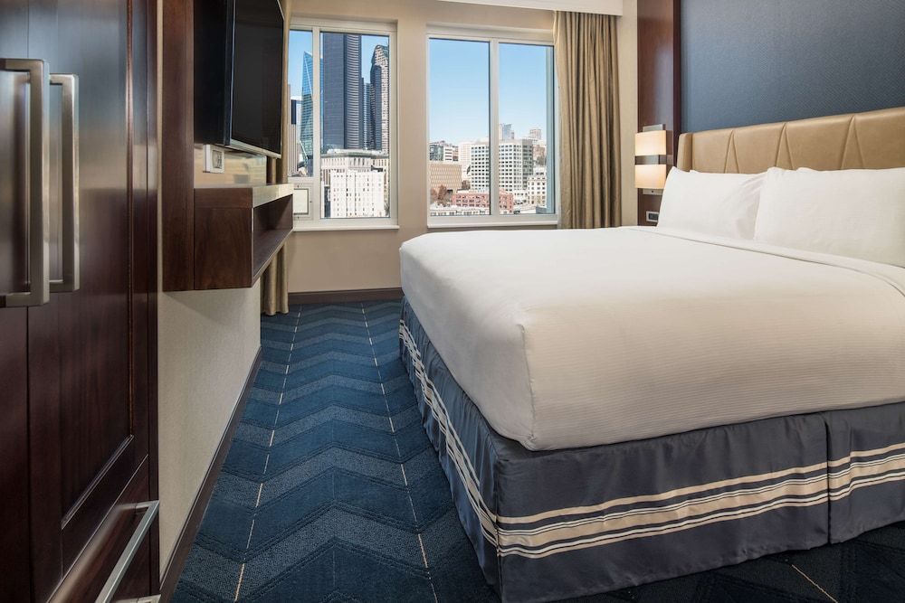 undefined Embassy Suites by Hilton Seattle Downtown Pioneer Square 4