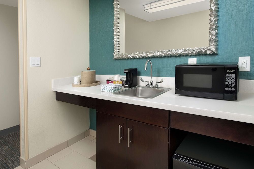 undefined Hampton Inn & Suites Alpharetta 9