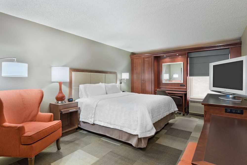 Room, 1 King Bed, Accessible (Hearing)