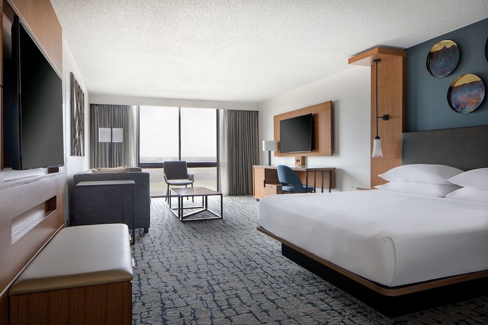 undefined Houston Marriott South at Hobby Airport 2