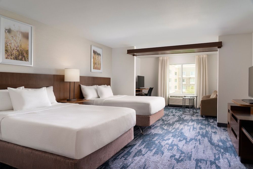Executive Suite, Multiple Beds (Hearing Accessible)