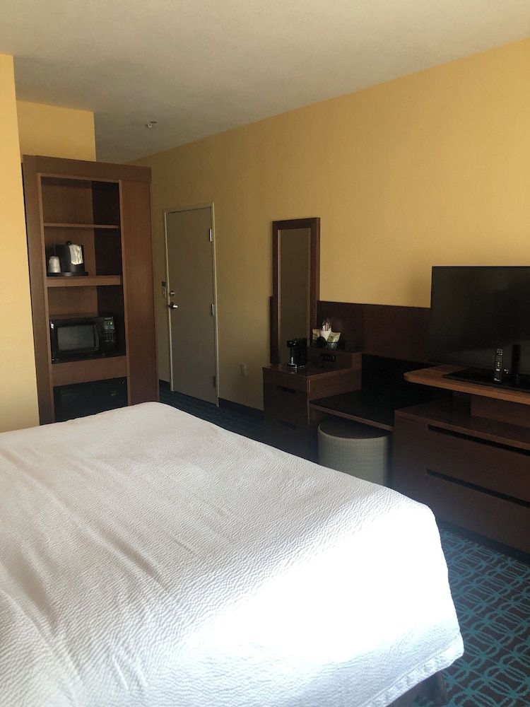 Room, 1 King Bed (Mobility Accessible, Roll-In Shower)
