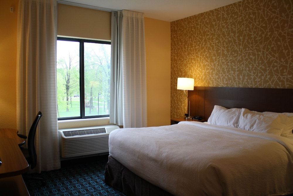 Room, 1 King Bed (Hearing Accessible)