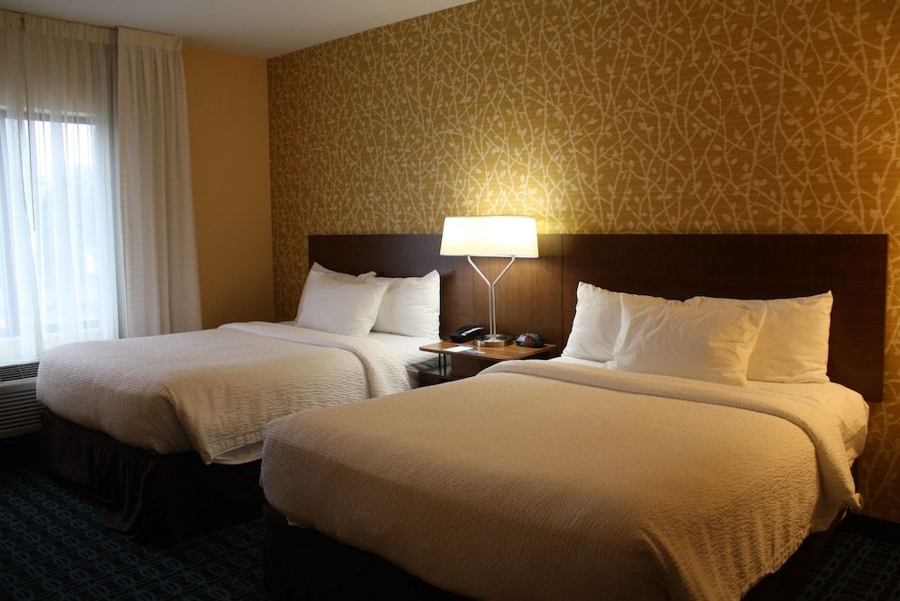 Room, 2 Queen Beds (Mobility Accessible, Tub)