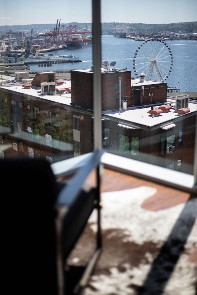 undefined Thompson Seattle, by Hyatt 10