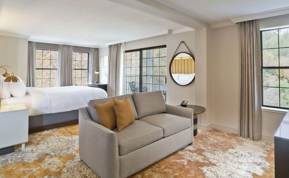 Junior Suite, 1 King Bed, Balcony