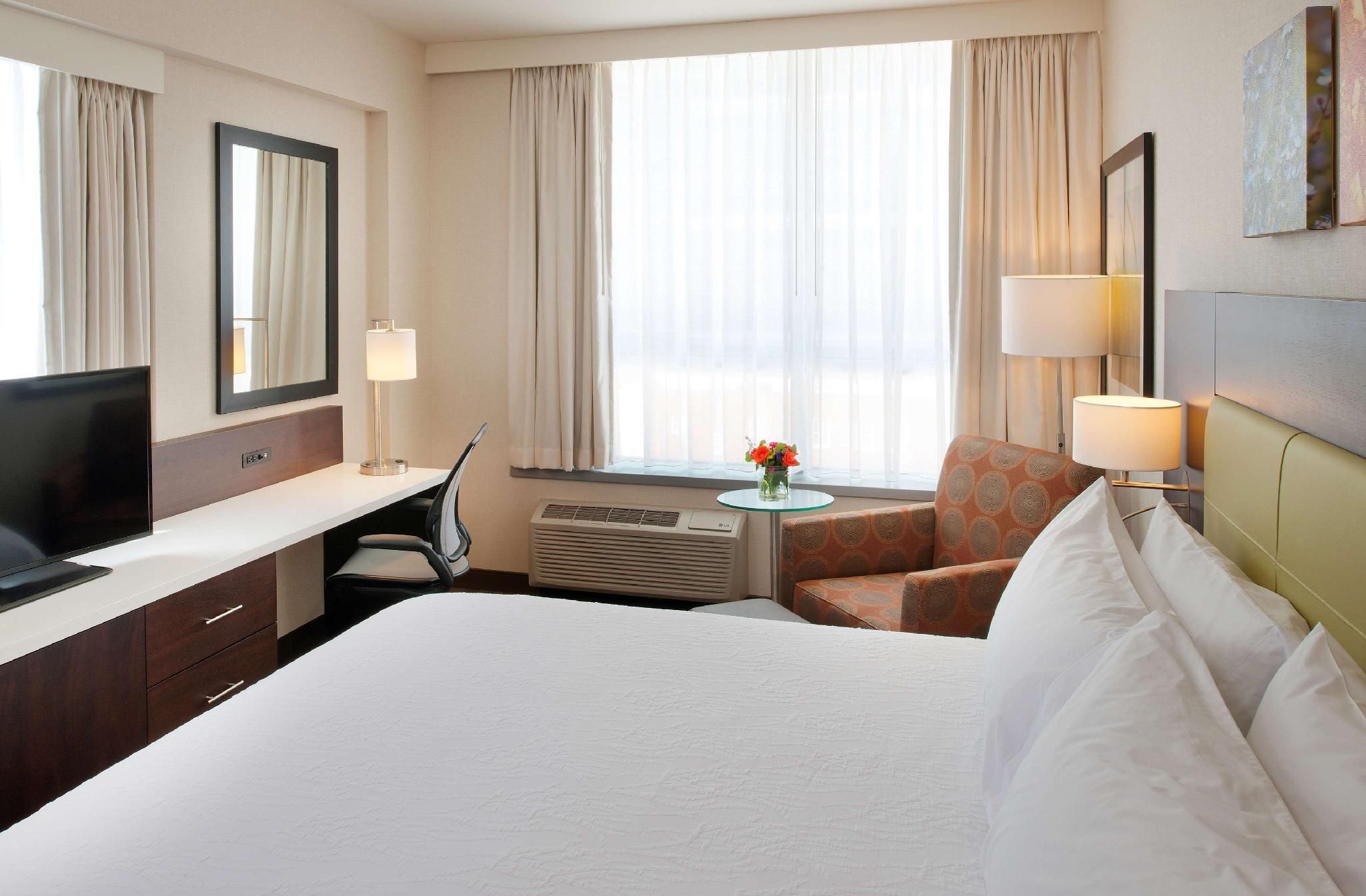 1 KING BED CORNER