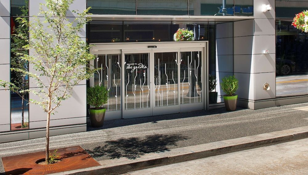 undefined Hilton Garden Inn Pittsburgh Downtown 4