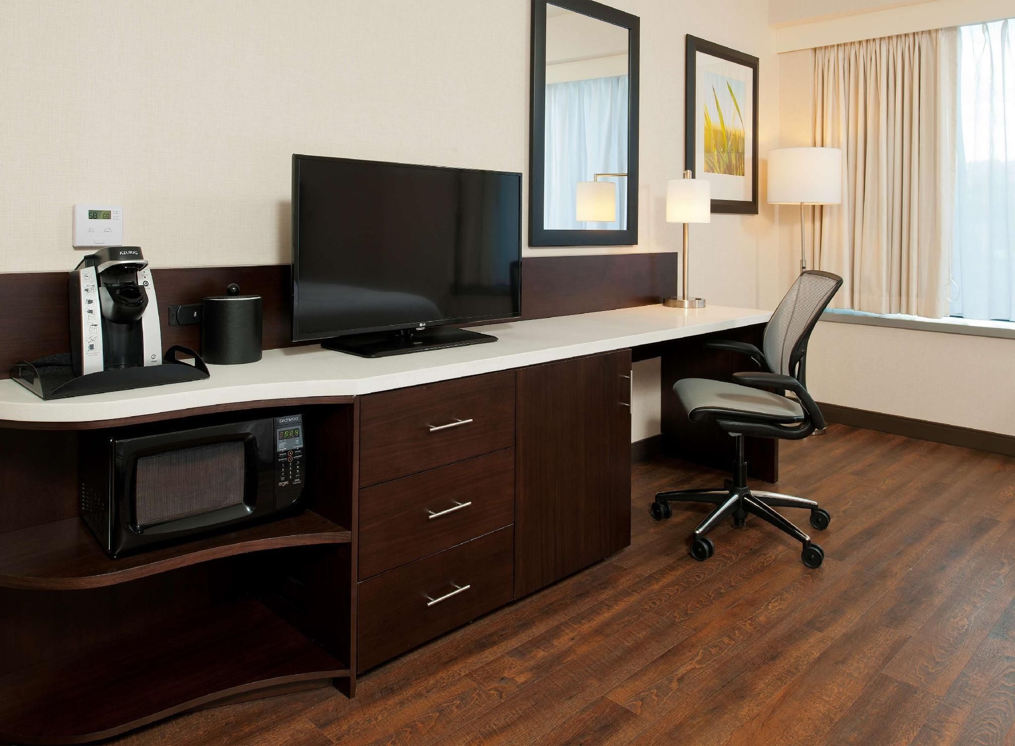 1 KING JR STE HEARING ACCESSIBLE