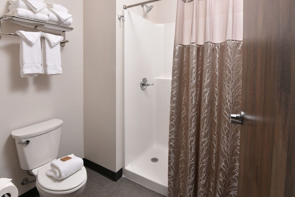 Stoney Creek Hotel Tulsa - Broken Arrow Expanded Queen with Sofa 4