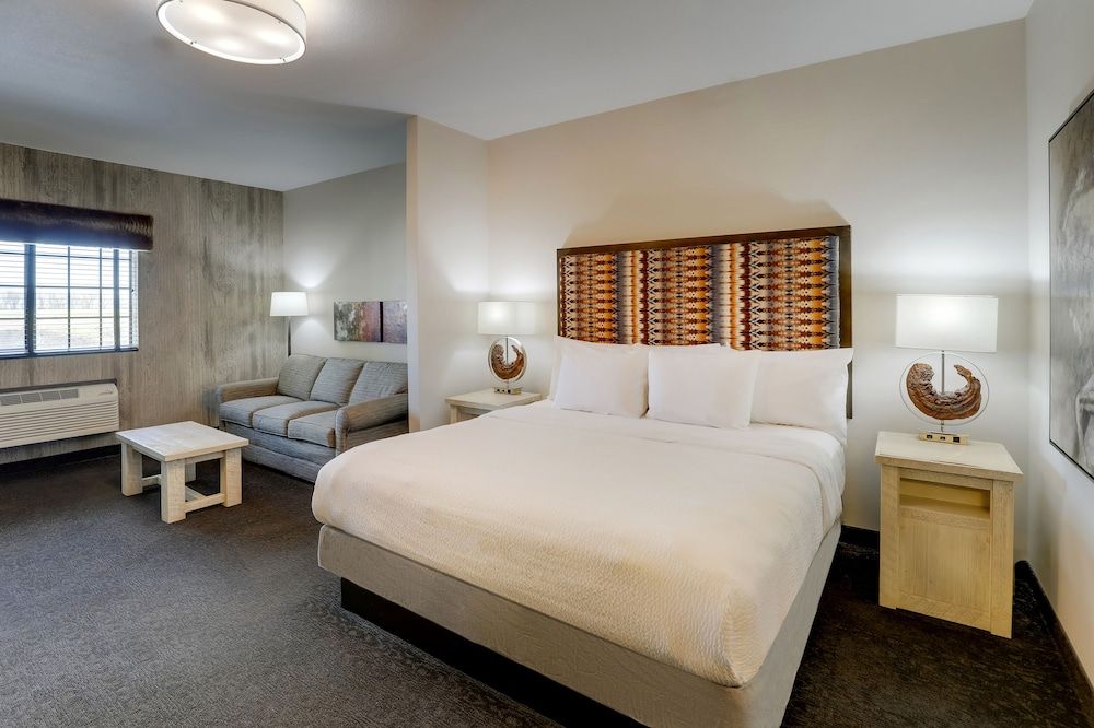 Stoney Creek Hotel Tulsa - Broken Arrow Expanded King with Sofa 3