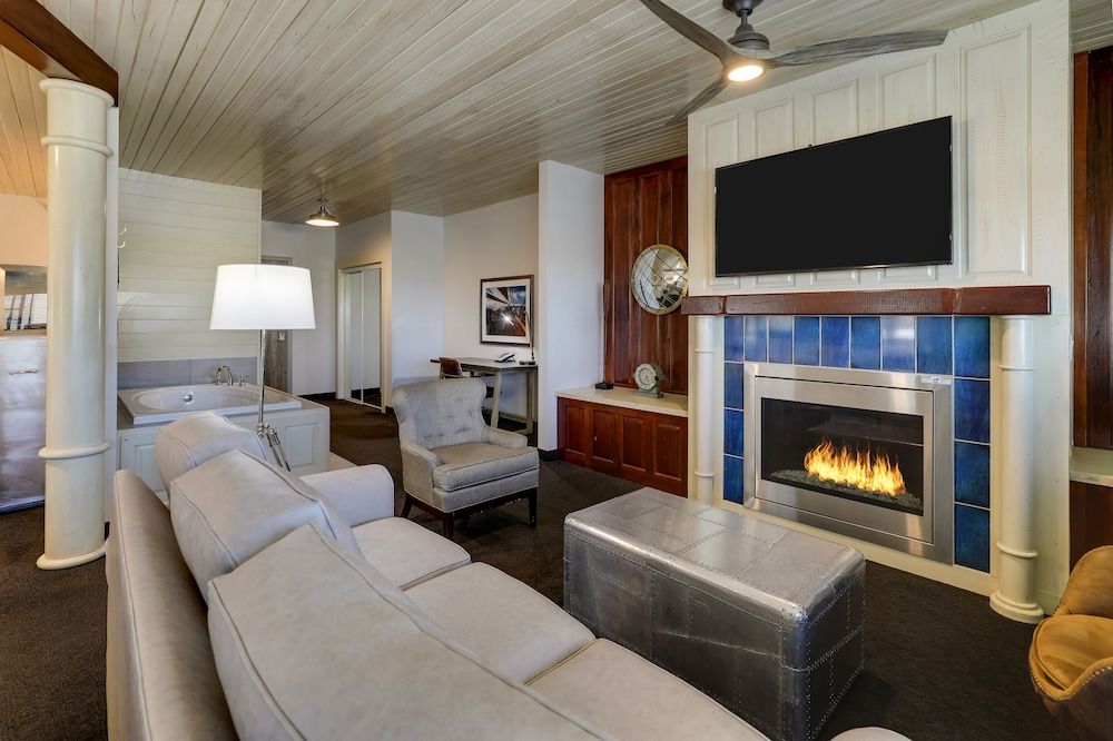 Stoney Creek Hotel Tulsa - Broken Arrow Theme Suite with Whirlpool 7