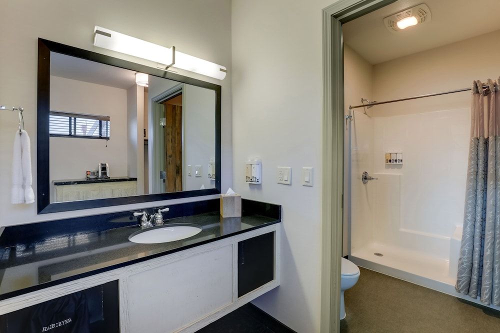 Stoney Creek Hotel Tulsa - Broken Arrow Expanded King with Sofa 6