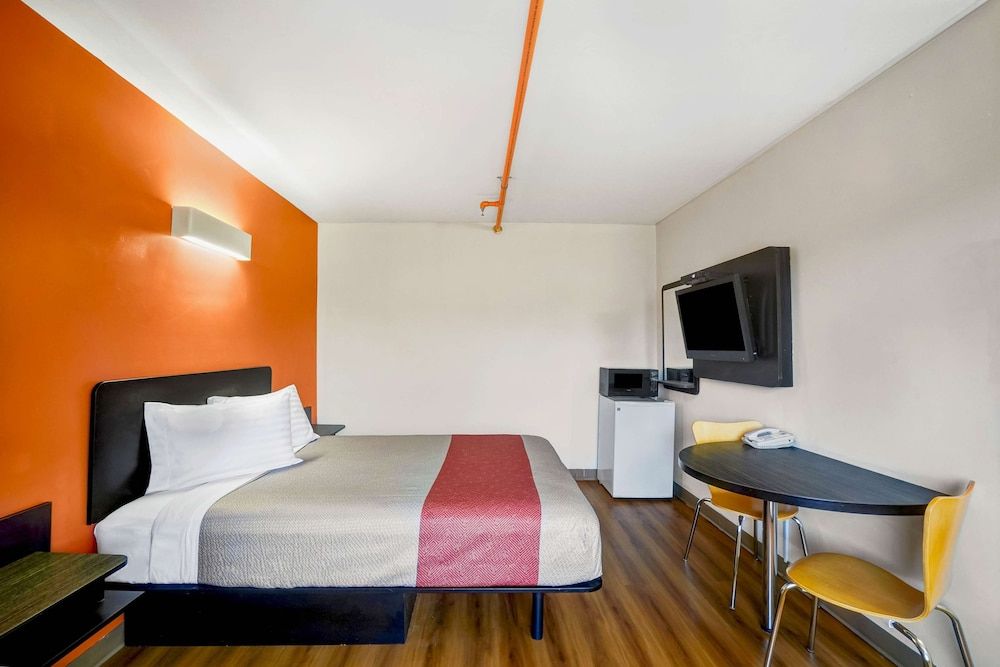 Standard Room, 1 Double Bed, Non Smoking, Refrigerator & Microwave