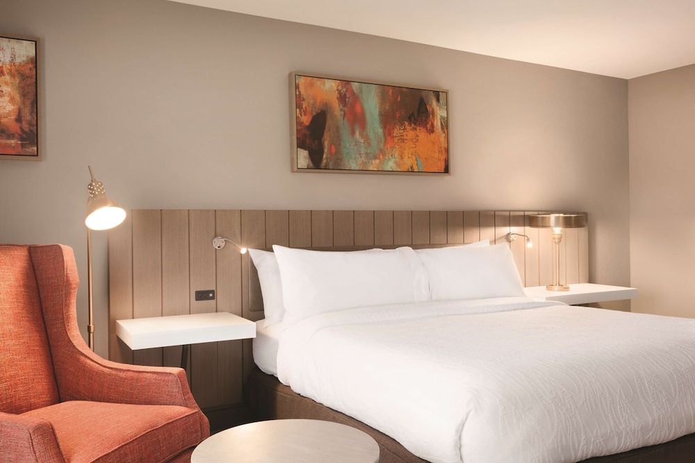 Room, 1 King Bed, Accessible, Bathtub