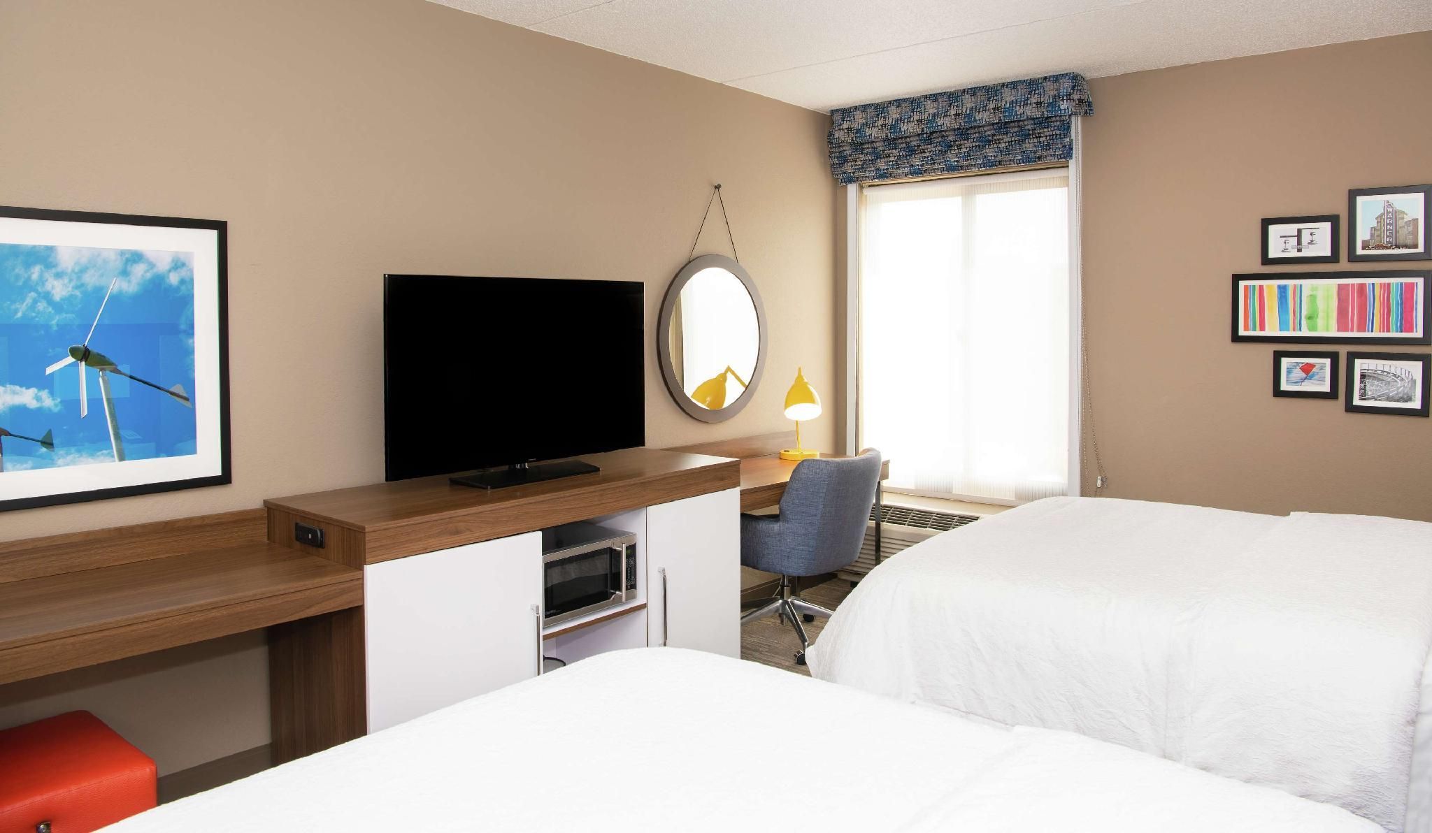 2 Queen Beds W/Desk Nonsmoking