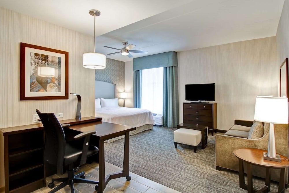 Studio Suite, 1 King Bed, Non Smoking