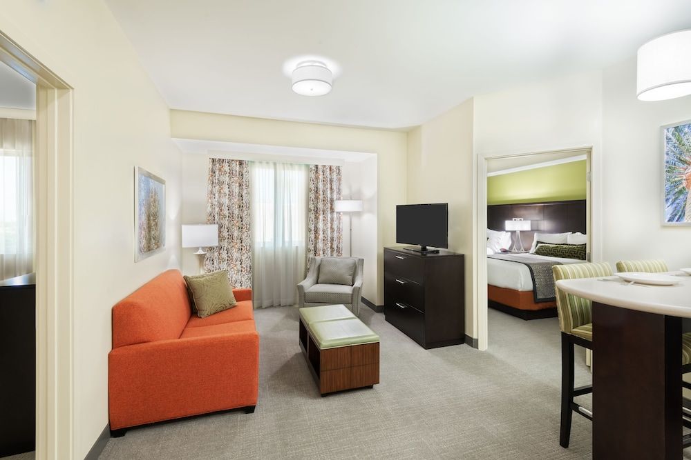Suite, 2 Bedrooms, Kitchen