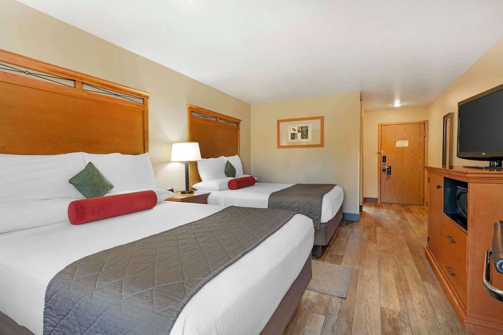 Best Western Prineville Inn Standard Room, 2 Queen Beds, Non Smoking, Refrigerator & Microwave 3