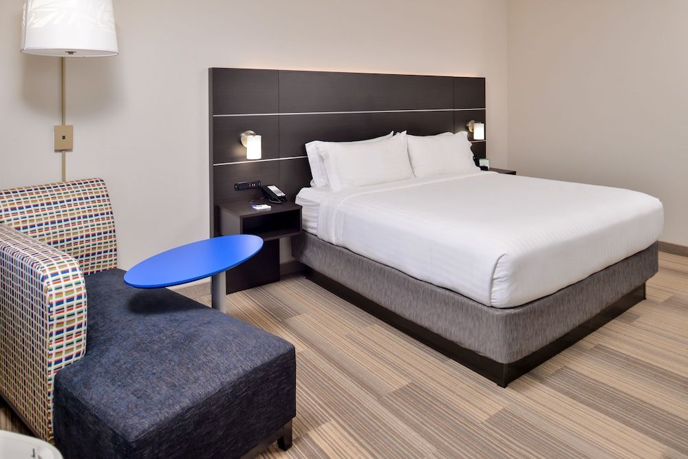 Standard Room, 1 King Bed, Accessible (Communications)