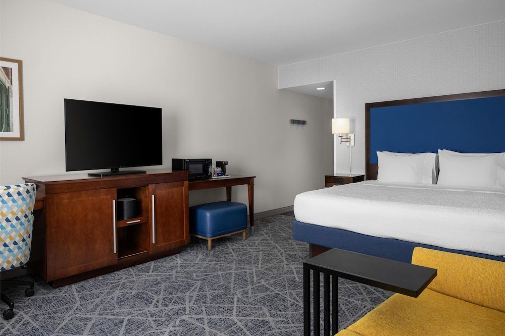 Room, 1 King Bed with Sofa bed, Non Smoking, Refrigerator