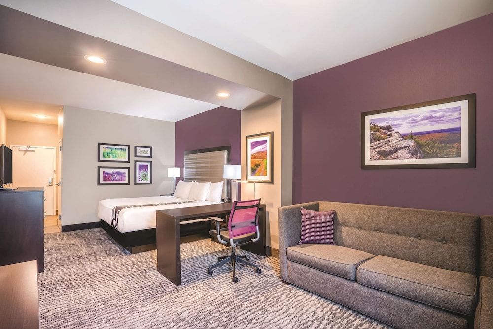 Studio Suite, 1 King Bed, Accessible, Non Smoking (Mobility)