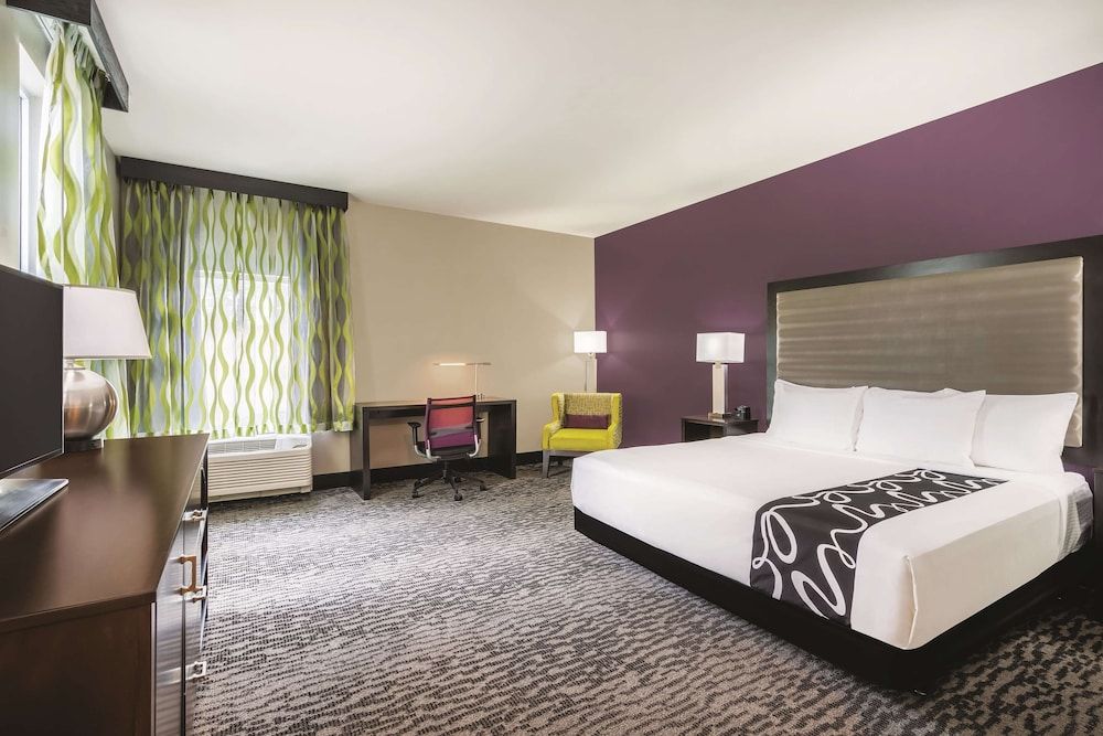 Room, 1 King Bed, Accessible, Non Smoking (Mobility Accessible)