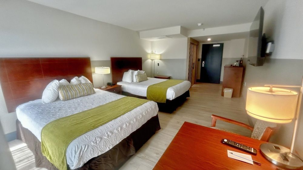 Standard Room, 2 Queen Beds, Balcony (Upper Floor)