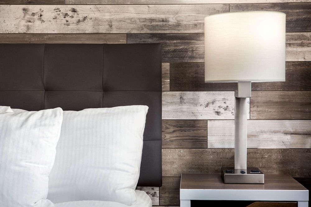 La Quinta Inn & Suites by Wyndham Pittsburg Executive Studio Suite, 1 Queen Bed, Accessible, Non Smoking (Mobility) 9