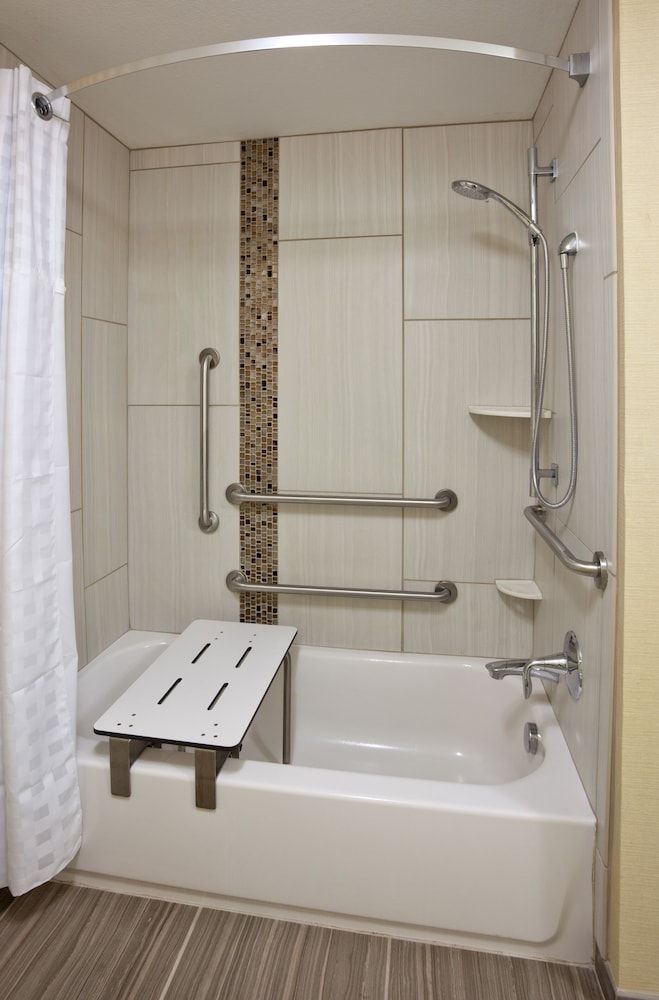 Suite, 1 King Bed, Accessible, Non Smoking