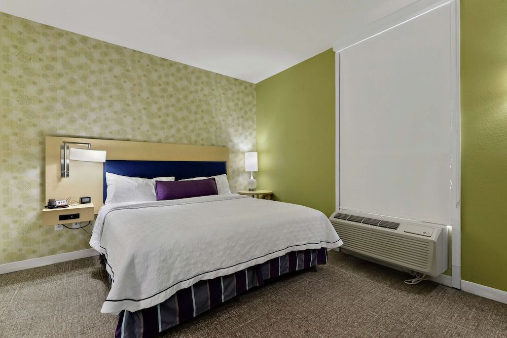 Suite, 1 King Bed with Sofa bed, Accessible, Non Smoking (Roll In Shower)