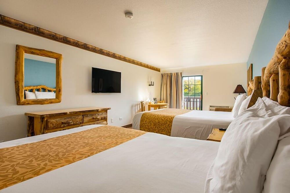 Family Suite with Balcony, 2 Queen Beds with Sofa Bed