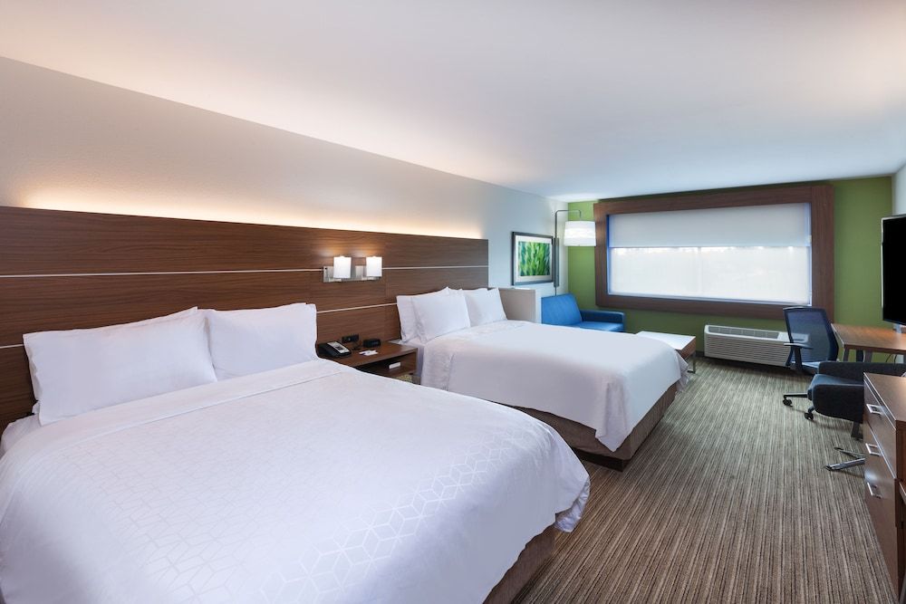 Room, Multiple Beds, Mobility Accessible, Non Smoking (Communications)