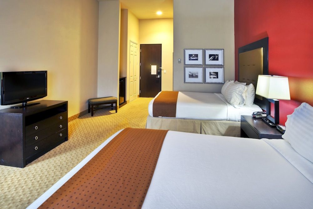 Suite, 1 King Bed, Accessible (Communication, Accessible Tub)