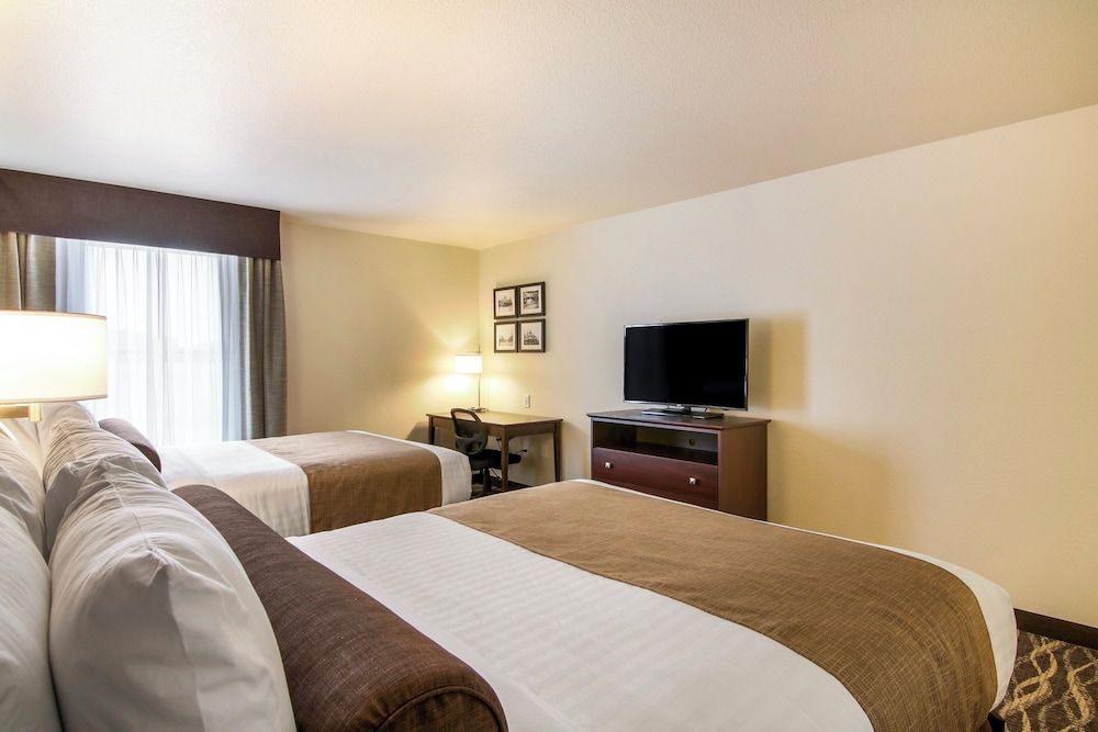 Studio, 2 Queen Beds with Sleeper Sofa, Non Smoking