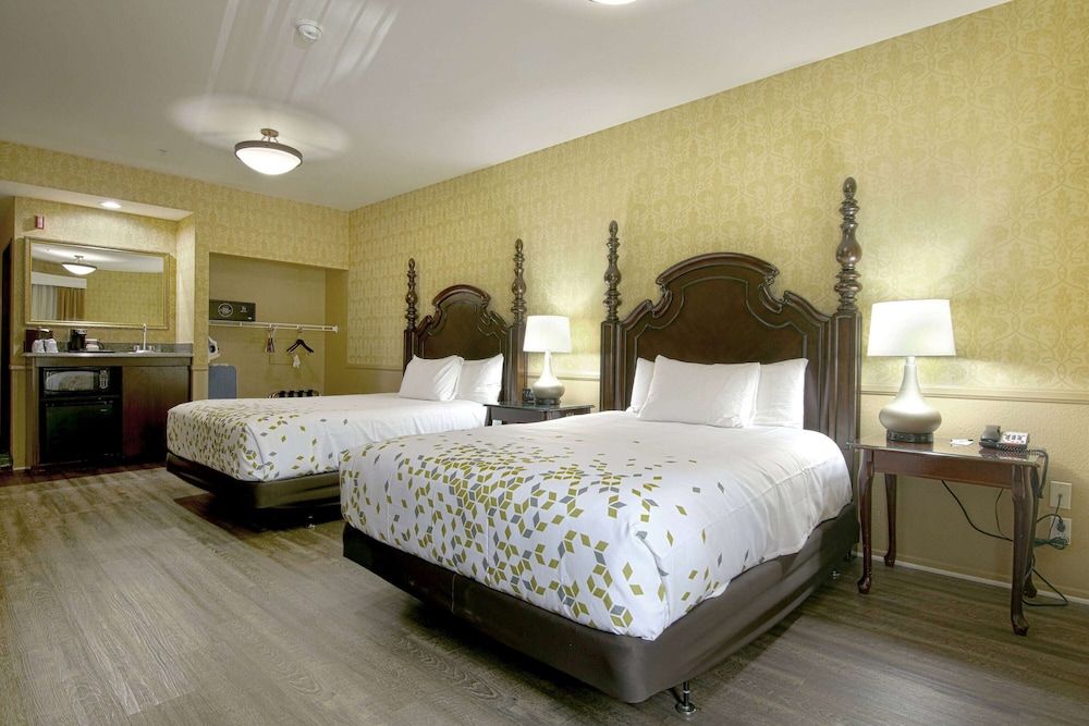 Room, 2 Queen Beds, Accessible, Non Smoking (Mobility/Hearing Impaired)