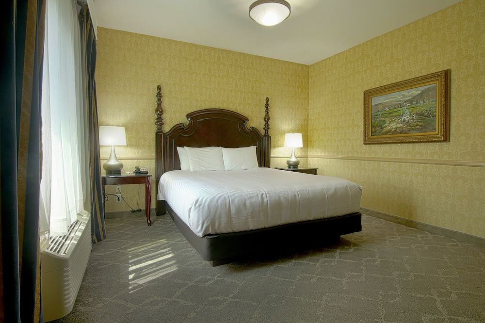 Suite, Multiple Beds, Non Smoking (One-Bedroom)