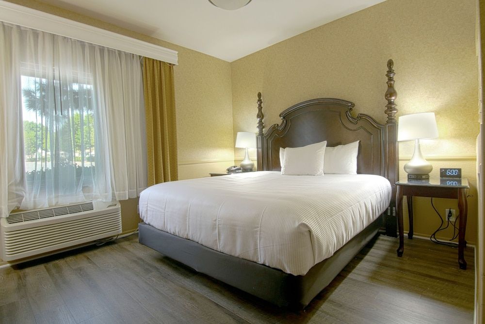 Deluxe Room, 1 King Bed, Non Smoking