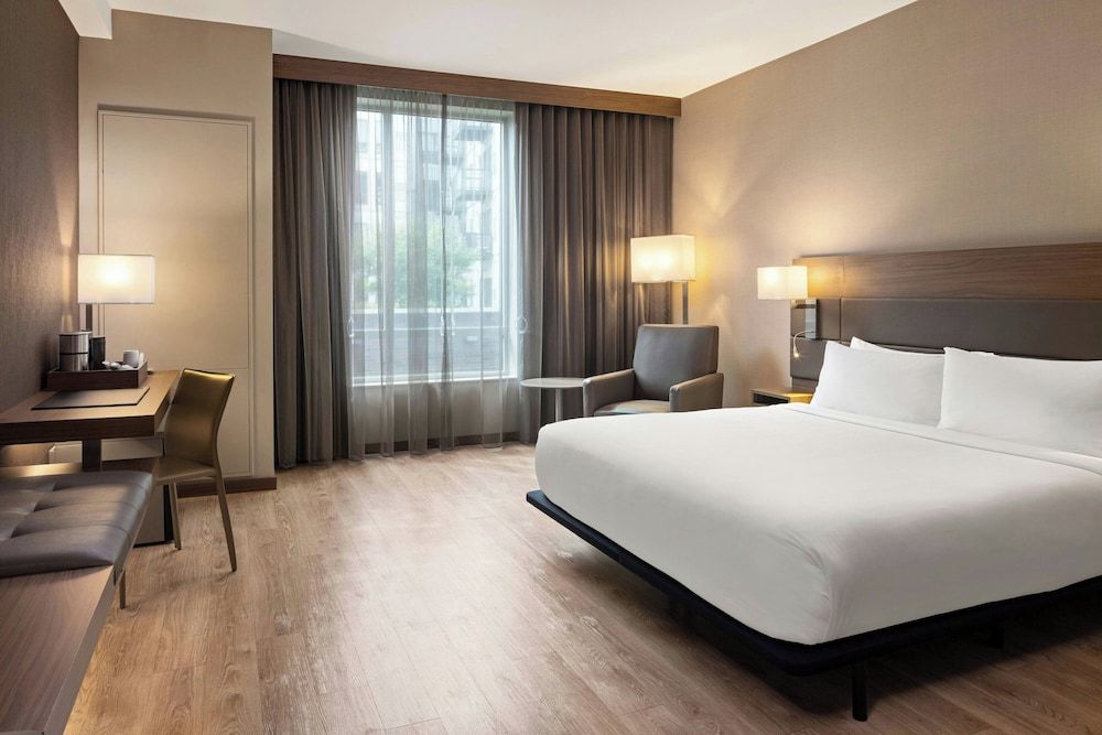 Room, 1 King Bed with Sofa bed, Non Smoking