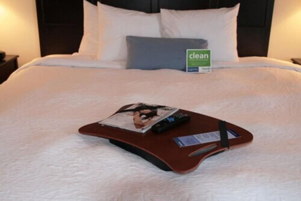 undefined Country Inn & Suites by Radisson, Toronto Mississauga, ON 10