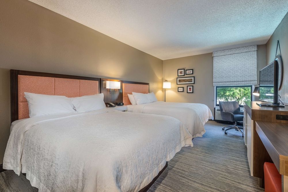 Room, 2 Queen Beds, Accessible, Non Smoking (Mobility & Hearing, Roll-in Shower)