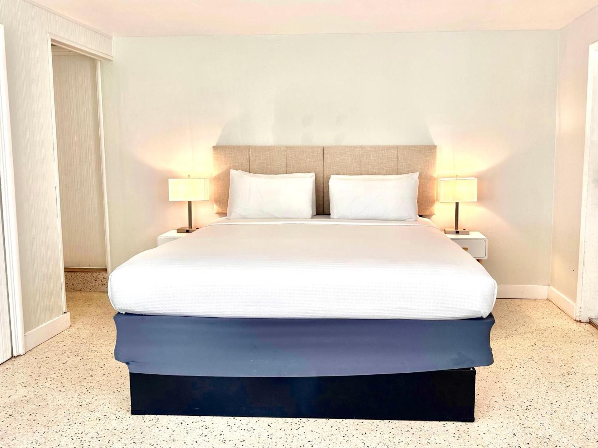 undefined North Beach Hotel 8
