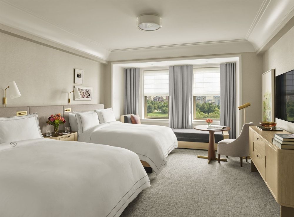 Room, 2 Queen Beds, Accessible, Park View (Roll-in shower)