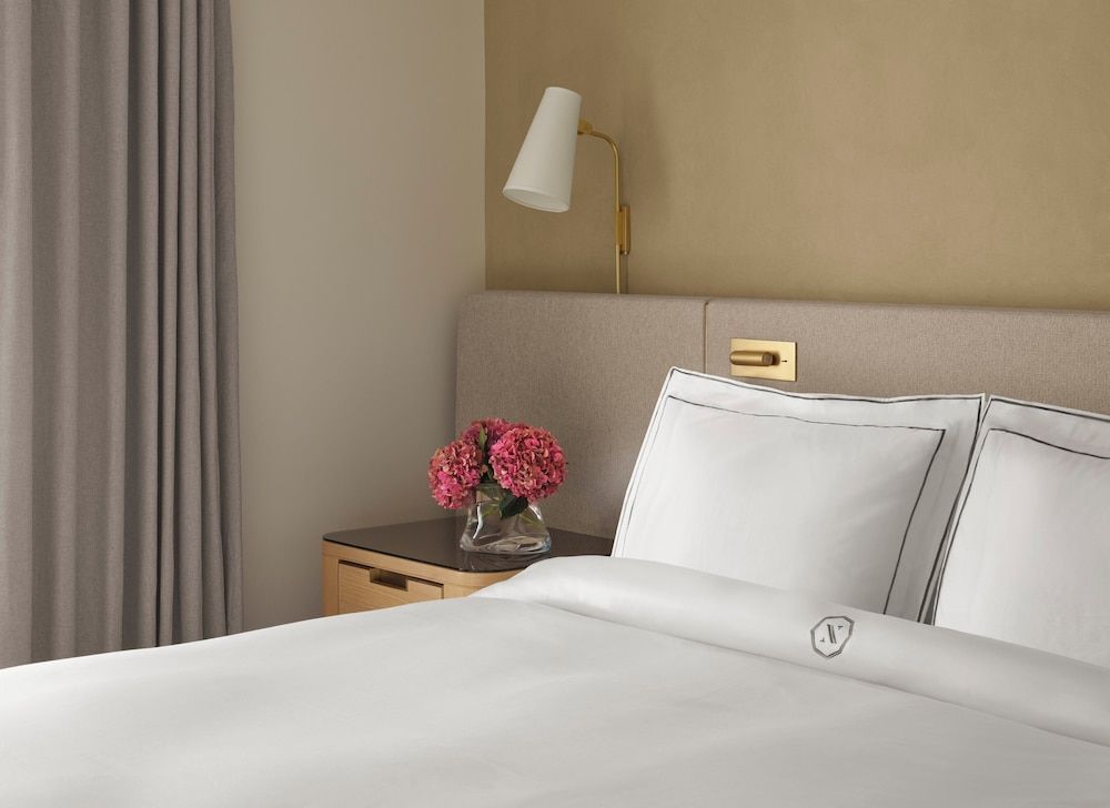 The Newbury Boston Room, 1 King Bed (Newbury)