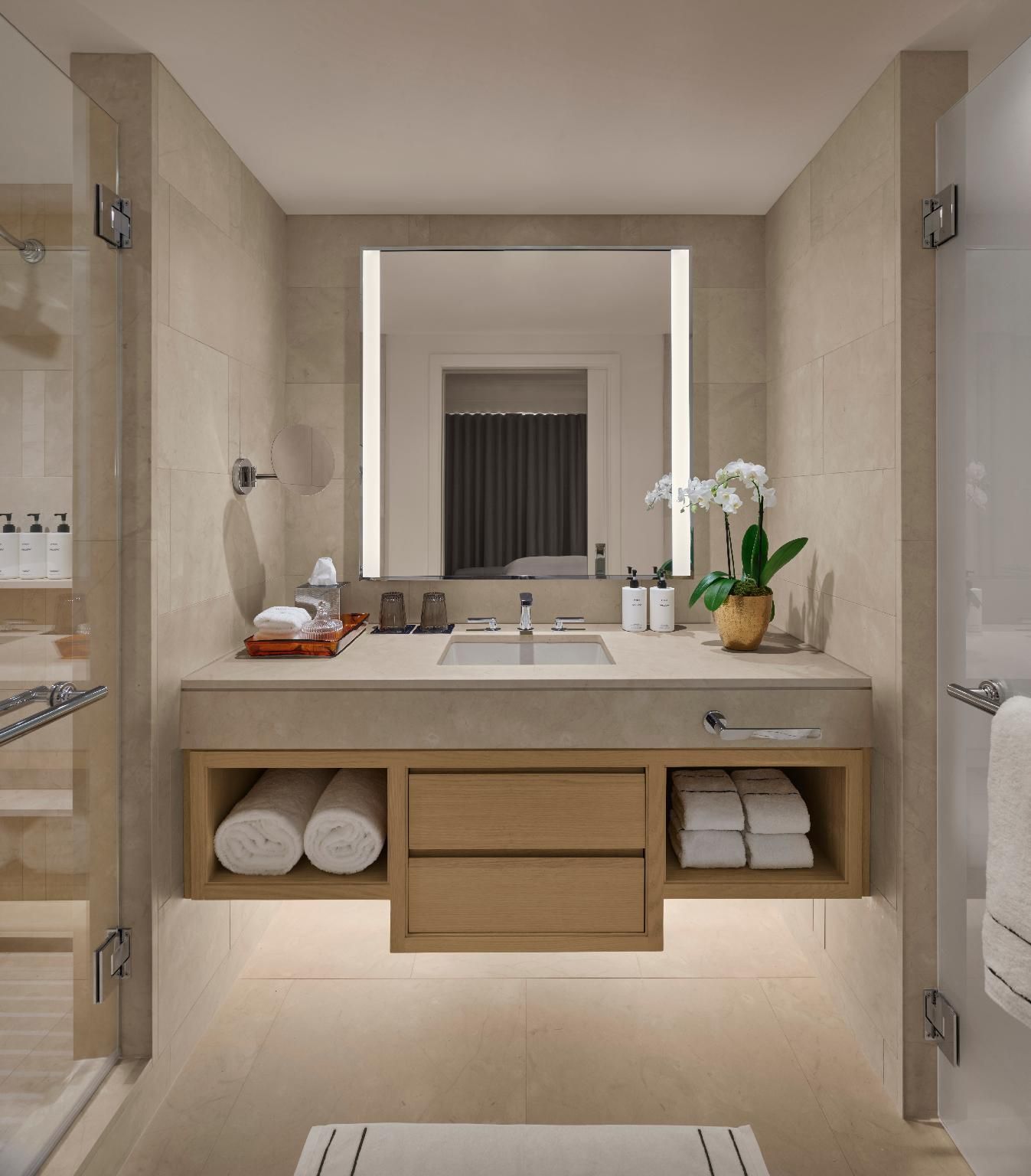Classic Corner Park View Suite