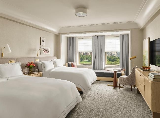 Accessible Newbury 2 Queens with Roll-In Shower