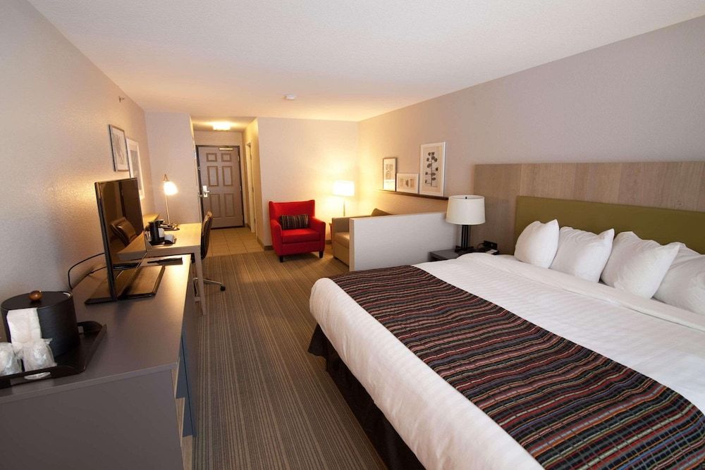 Studio Suite, 1 King Bed, Accessible, Non Smoking