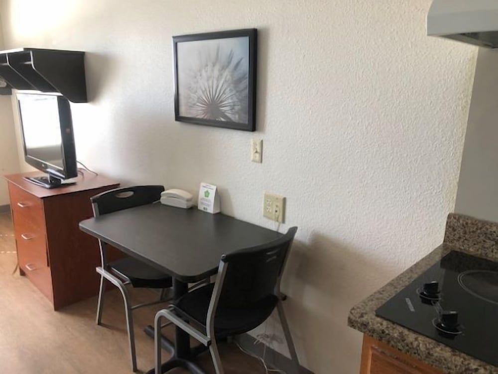 Extended Stay America Select Suites - Panama City - Callaway Standard Studio, Non Smoking, Refrigerator & Microwave 5